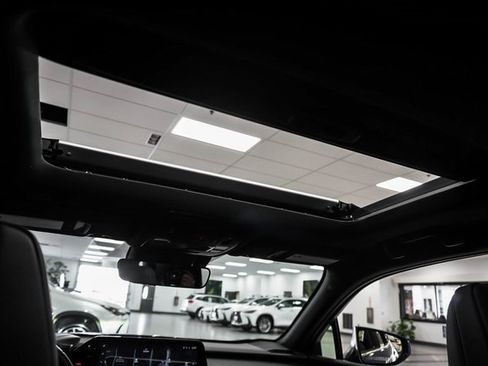 Used 2025 Lexus UX 300h AWD image 22