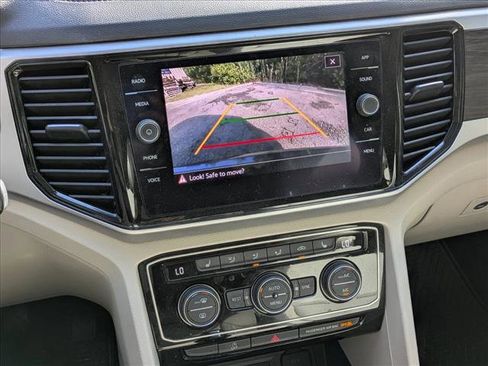 Used 2022 Volkswagen Atlas SE w/ Panoramic Sunroof Package image 12