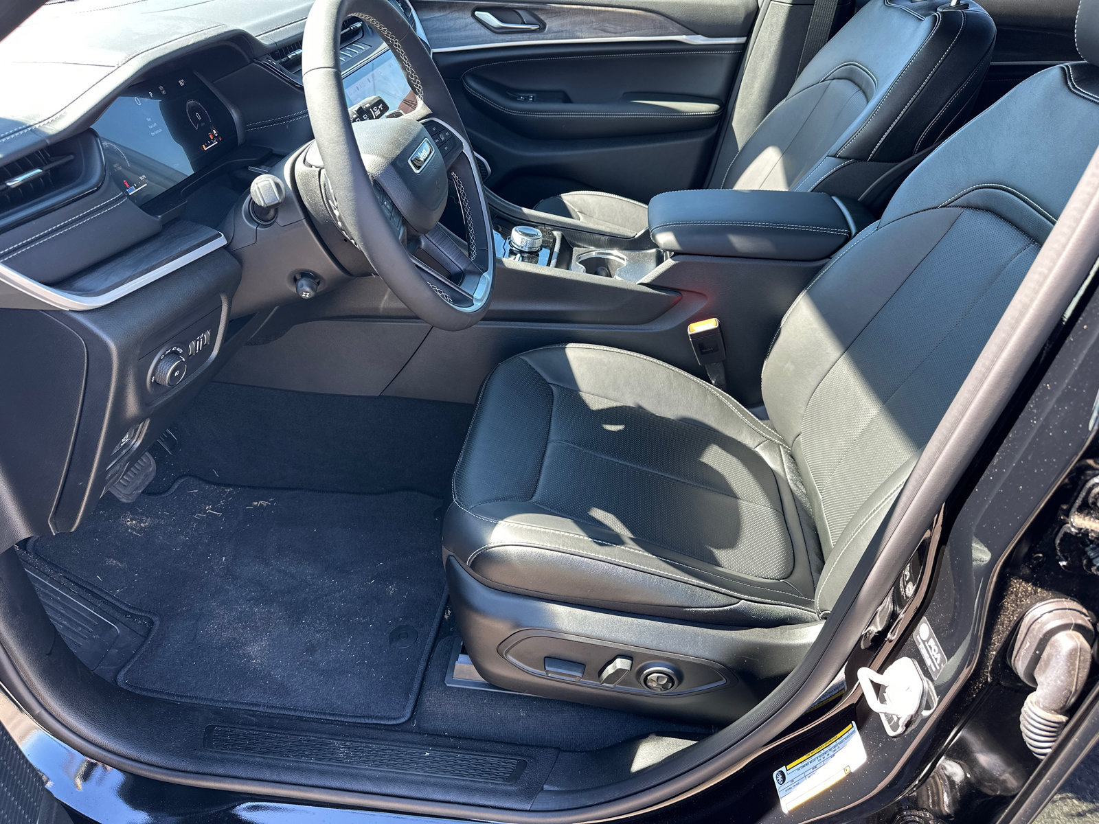 New 2026 Jeep Grand Cherokee Limited AWD/4WD image 10