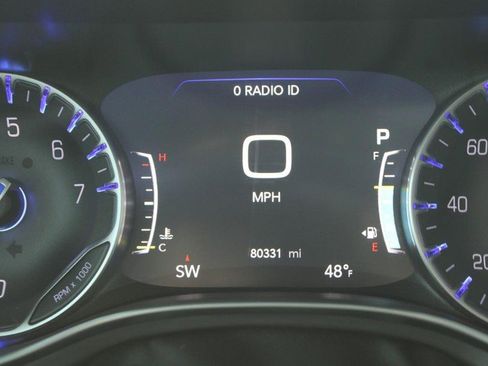 Used 2017 Chrysler Pacifica Limited image 20