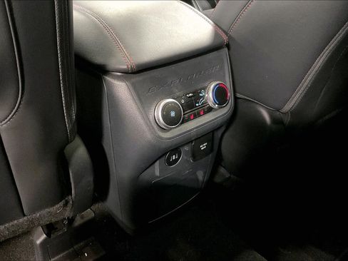 Used 2025 Ford Explorer ST image 31