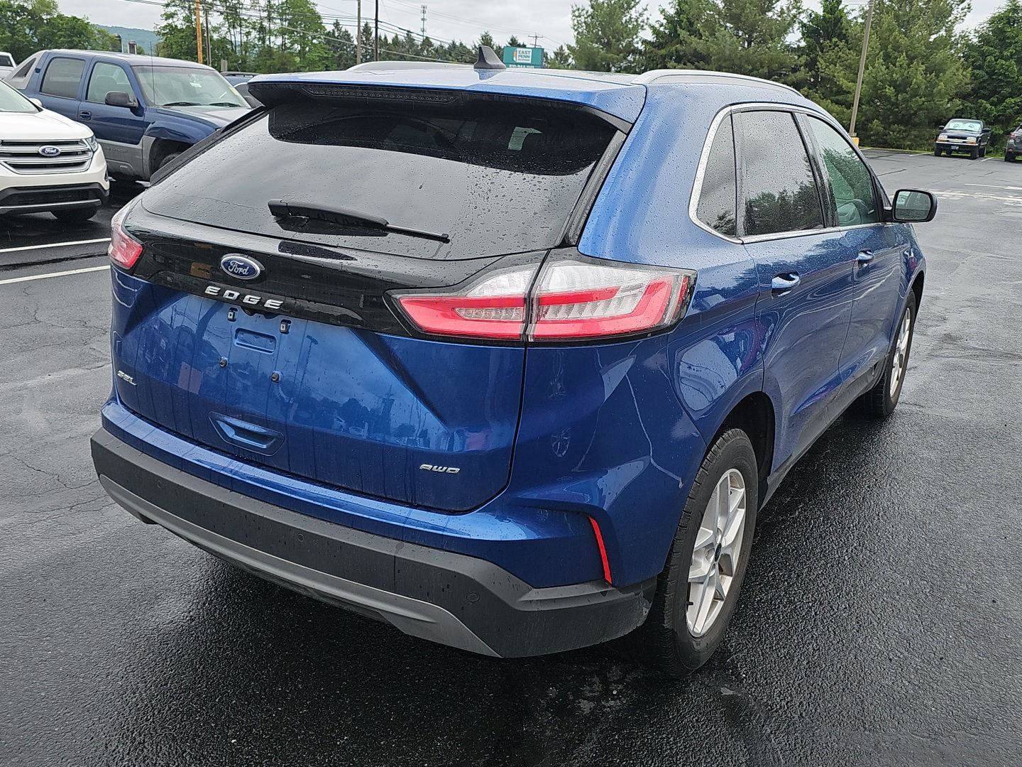 Used 2023 Ford Edge SEL w/ Convenience Package AWD/4WD image 2