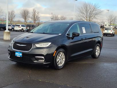Used 2024 Chrysler Pacifica Touring-L