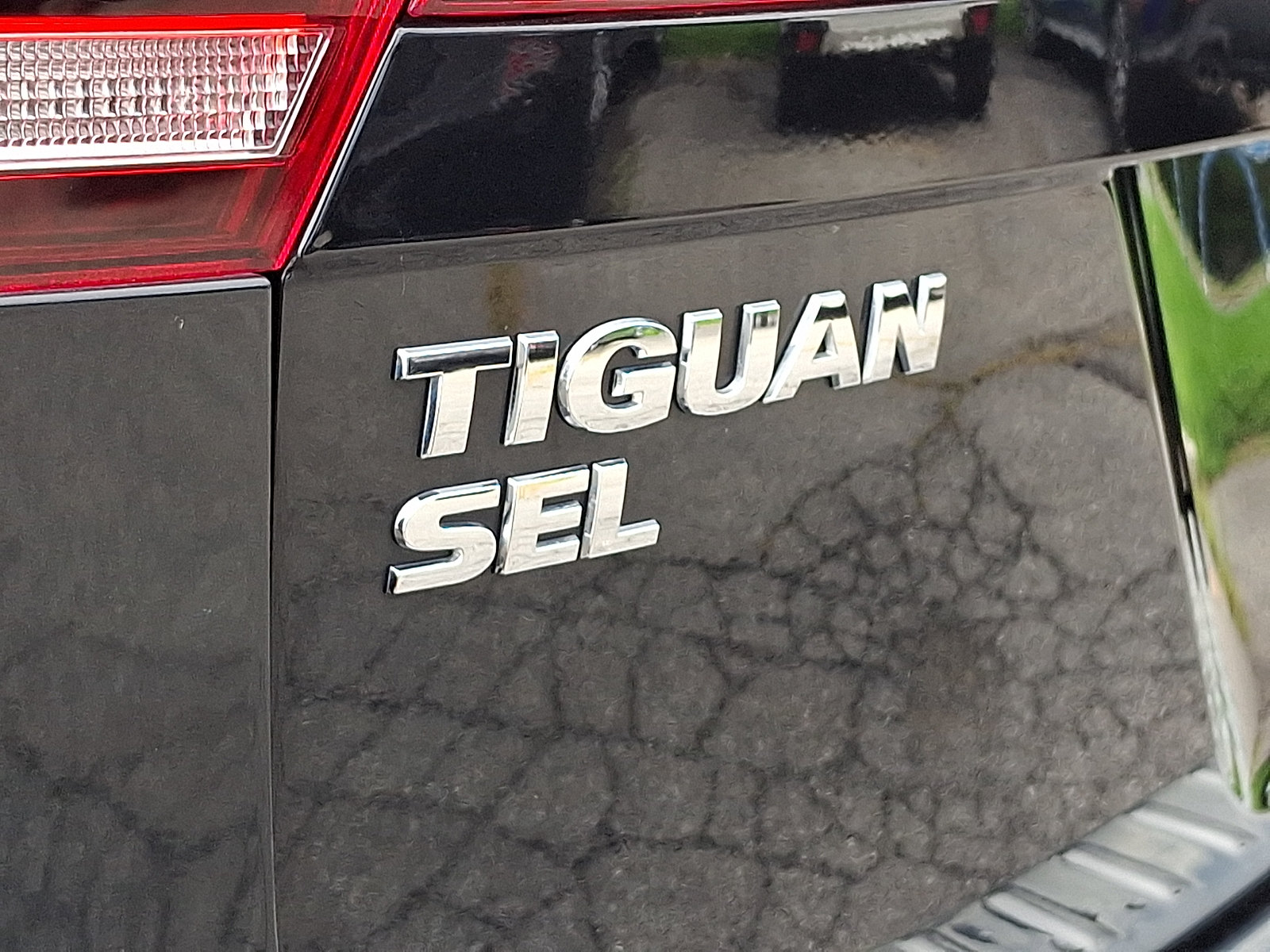 Used 2021 Volkswagen Tiguan SEL AWD/4WD image 30