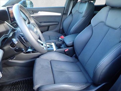 Used 2023 Audi Q5 e Premium Plus image 12