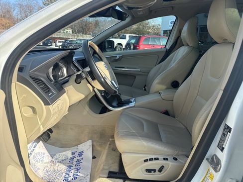 Used 2015 Volvo XC60 T6 image 21