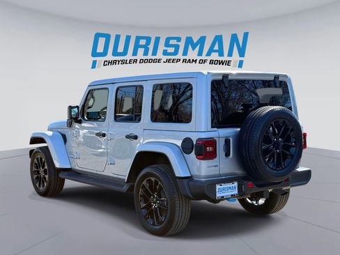 Used 2022 Jeep Wrangler Unlimited Sahara w/ Safety Group image 4