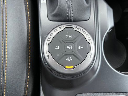 Certified 2024 Ford Bronco Badlands w/ Sasquatch Package image 15