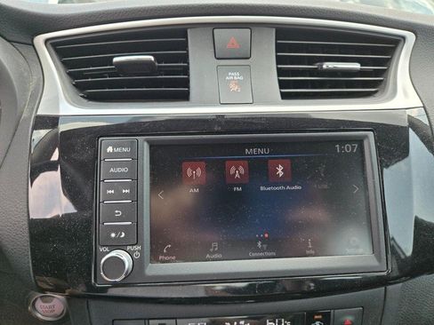 Used 2019 Nissan Sentra SV FWD image 11