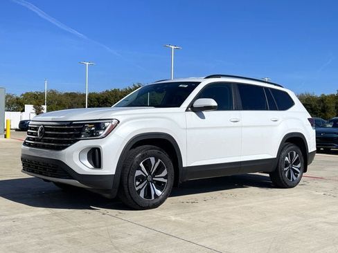 New 2026 Volkswagen Atlas SE image 2