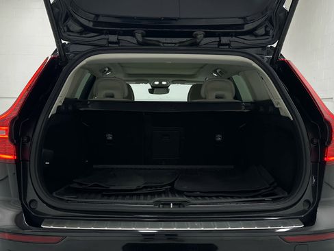 Used 2023 Volvo V60 B5 Cross Country Plus w/ Climate Package image 42