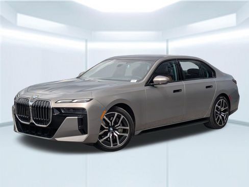 Used 2023 BMW 740i RWD image 1