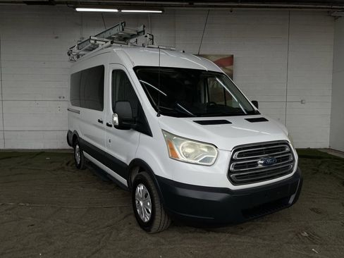 Used 2016 Ford Transit 150 XLT image 7