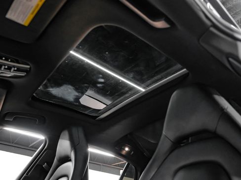 Used 2017 Porsche Panamera 4S image 5