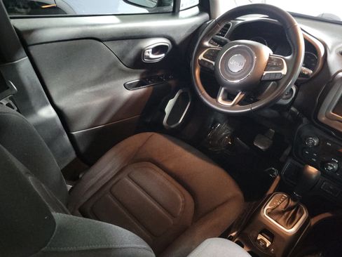 Used 2018 Jeep Renegade Latitude image 14