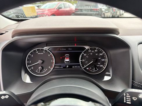 Used 2023 Nissan Rogue SV image 23