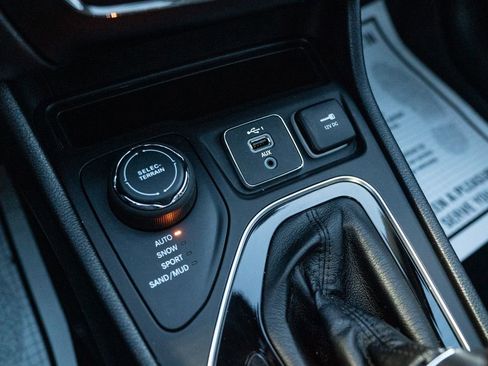 Used 2022 Jeep Cherokee Limited w/ Elite Package image 29