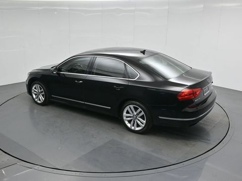 Used 2016 Volkswagen Passat 3.6 SEL Premium image 40