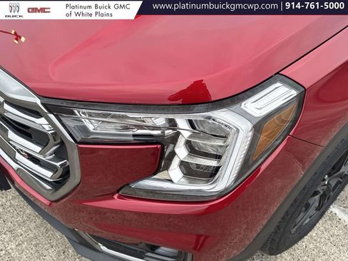 Used 2024 GMC Terrain AT4 image 10