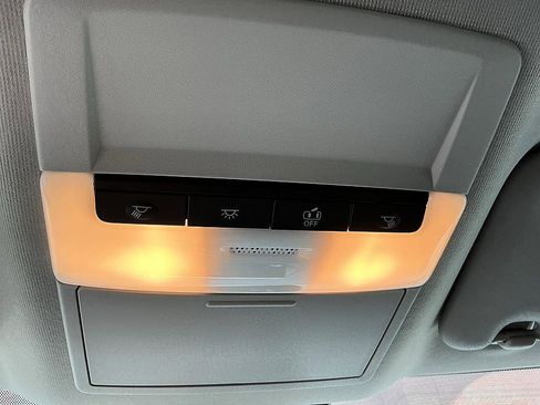 Used 2025 Nissan Sentra SV FWD image 22