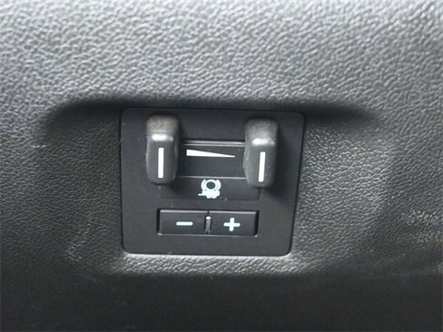 Used 2013 GMC Yukon XL Denali image 29