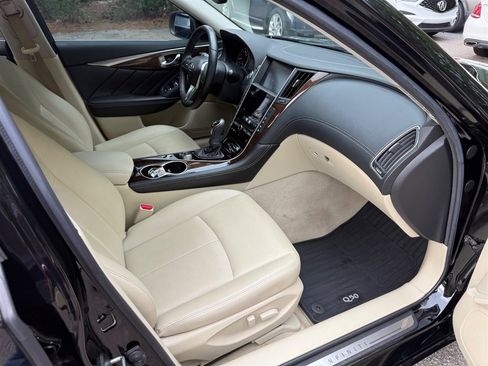 Used 2019 INFINITI Q50 Luxe w/ Essential Package (3.0T Luxe) RWD image 17