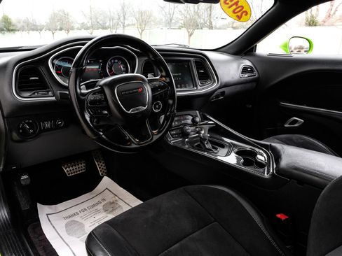 Used 2015 Dodge Challenger R/T Scat Pack w/ Scat Pack Appearance Package image 16