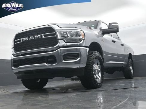 Used 2024 RAM 2500 Tradesman w/ Chrome Appearance Group AWD/4WD image 19