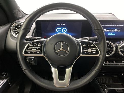 Used 2023 Mercedes-Benz EQB 350 4MATIC SUV image 15