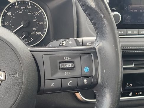 Used 2024 Nissan Rogue SV w/ SV Premium Package FWD image 19