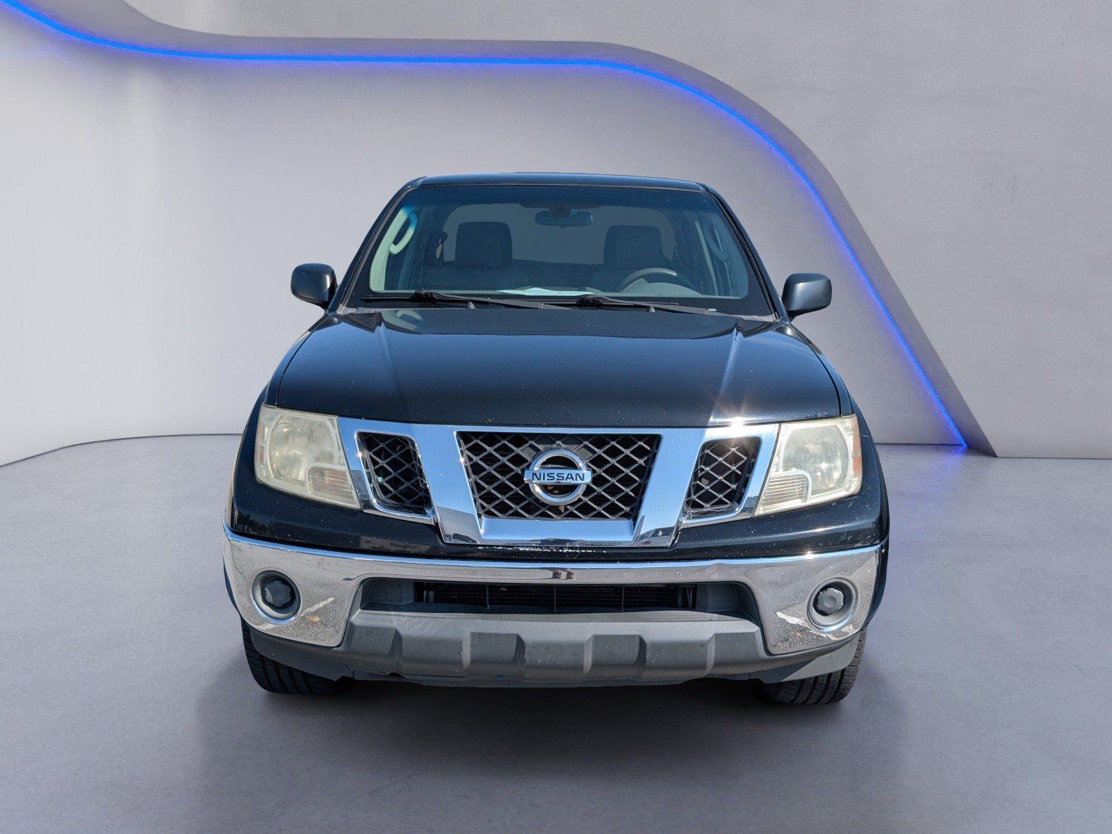Used 2011 Nissan Frontier SV AWD/4WD image 3