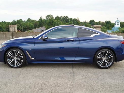 Used 2019 INFINITI Q60 3.0t Luxe w/ Essential Package AWD/4WD image 2
