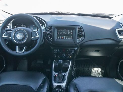 Used 2021 Jeep Compass Latitude FWD image 11
