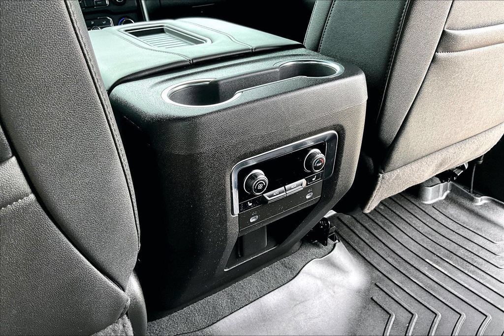 Used 2024 Chevrolet Tahoe Z71 w/ Luxury Package AWD/4WD image 34