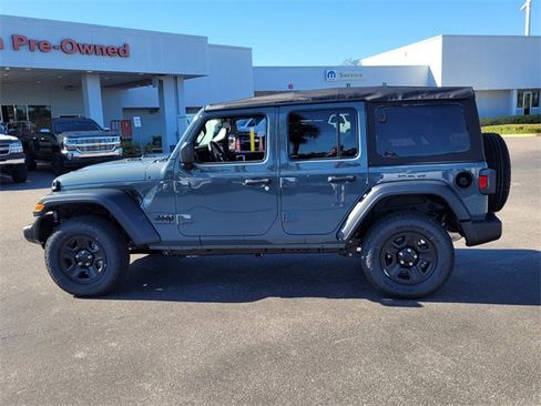 Used 2026 Jeep Wrangler Sport image 4