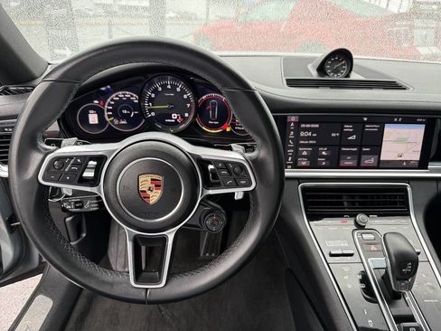 Used 2018 Porsche Panamera 4 AWD/4WD image 27