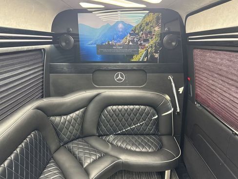 Used 2021 Mercedes-Benz Sprinter 3500 image 33