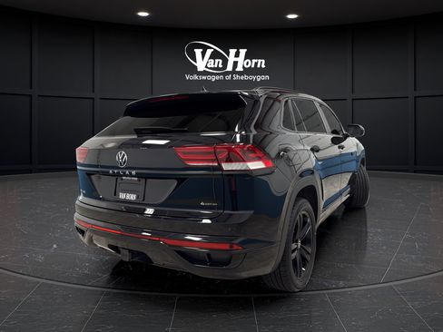 Used 2023 Volkswagen Atlas Cross Sport SEL R-Line AWD/4WD image 7