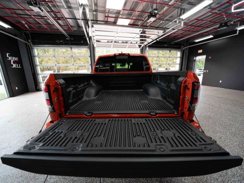 Used 2025 Nissan Frontier PRO-4X AWD/4WD image 27