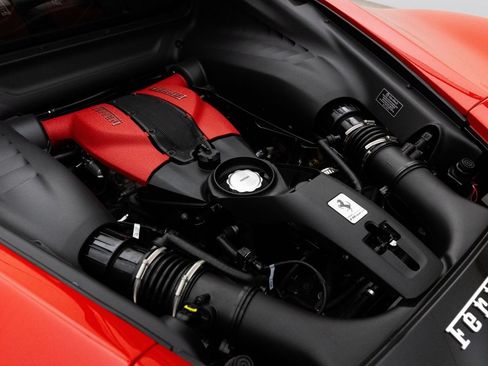 Used 2021 Ferrari F8 Tributo RWD image 25