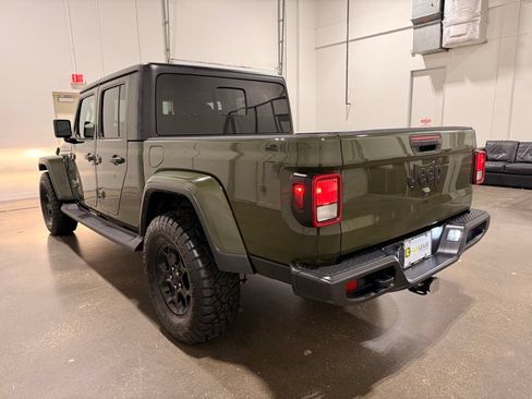 Used 2023 Jeep Gladiator Sport AWD/4WD image 7