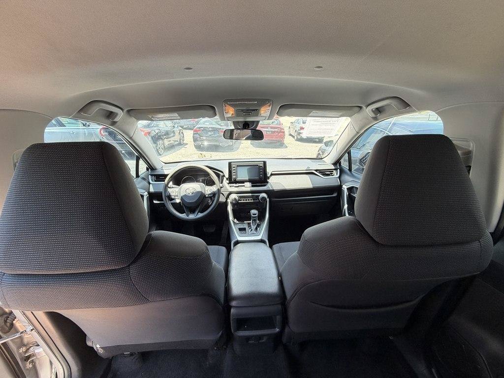 Used 2019 Toyota RAV4 LE FWD image 20
