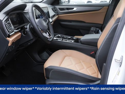 Used 2025 Volkswagen Atlas Cross Sport SE image 17