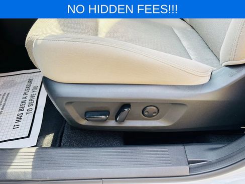 Used 2025 Nissan Rogue SV image 31