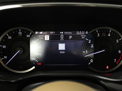 Used 2023 Jaguar XF SE RWD image 11