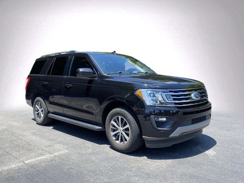 Used 2021 Ford Expedition XLT RWD image 2