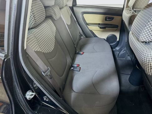 Used 2011 Kia Soul ! FWD image 12