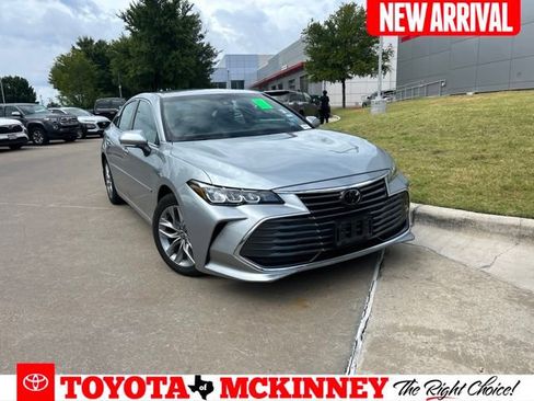 Used 2022 Toyota Avalon XLE FWD image 1