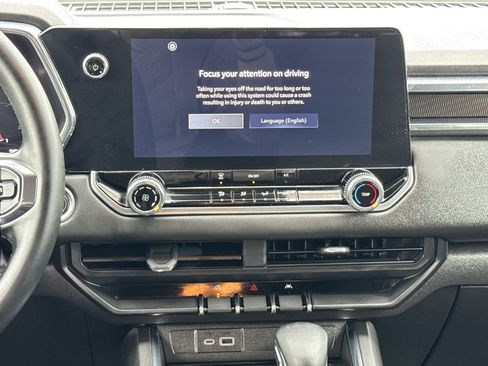 Used 2024 GMC Canyon Elevation image 18