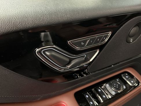 Used 2025 Lincoln Aviator Reserve image 29